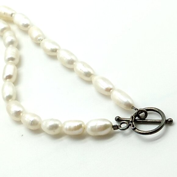 Crystal Hello Kitty Pendant on Pearl Necklace 16" - Picture 4 of 10